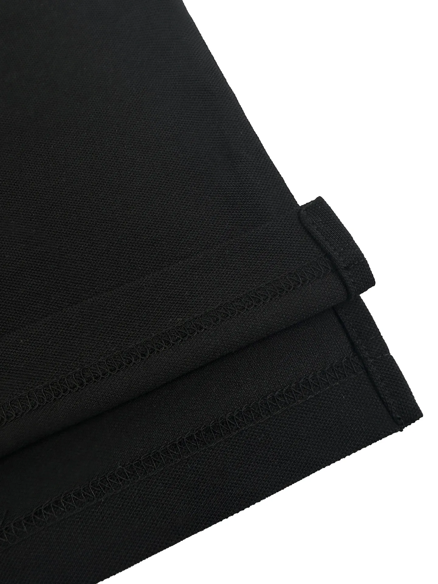 Lacoste Crocodile Logo Polo Shirt Custom Glazed Bee Extract Cotton Delicate and Soft Comfortable Breathable Soft Black with a Breathable Feeling Not Heavy and Unobtrusive Using the Most Calm Tones to Interpret French Relaxation The Iconic Little Crocodile Comes to Your Heart On the Pure Black Canvas, it outlines a low-key edge with a vivid attitude and simplifies the complexities. It uses black as the base and green crocodile as the print to show the texture and brand heritage in a low-key manner. Process 1: Use car seal technology Make independent embroidery chapters through computer embroidery, then position them and sew them to fix them on the clothes. They have a strong three-dimensional effect, are strong and washable, and have stable quality. Process 2: The fabrics have been fermented and washed. They have a better feel and texture. They are not easy to deform, not easy to shrink, not easy to fade, and maintain long-term beauty. Accessories: Customized 1:1 Lacoste crocodile logo Customized 1:1 Lacoste trademark Version: Fitted version Size: S M L XL Style number: CC 968
